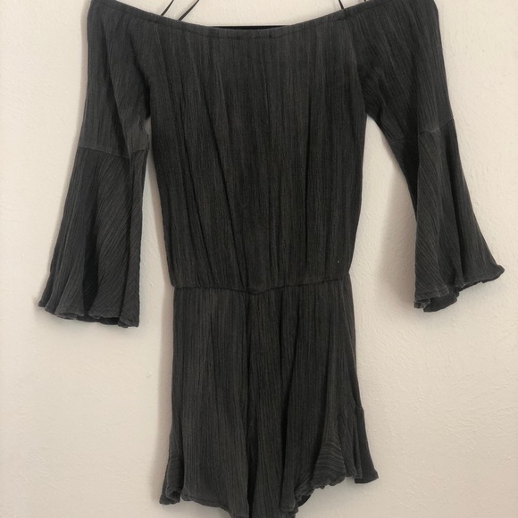 Gray romper - Picture 3 of 3